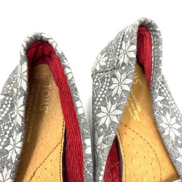 Toms - Picture 7 of 7